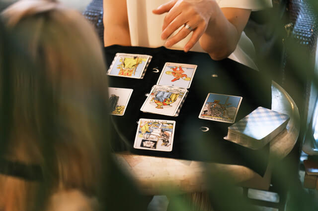 実践的な読み方事例とシンプルなスプレッドでの練習法