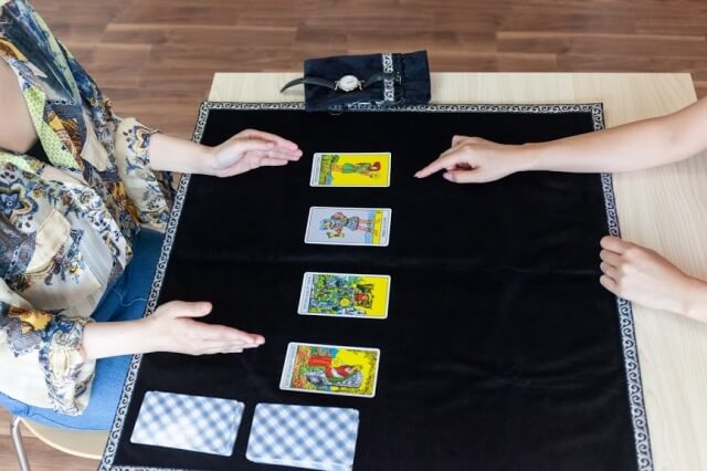 複数カードの相互作用と全体のメッセージ