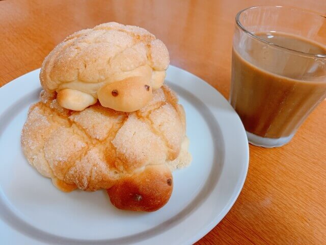亀の形のメロンパン